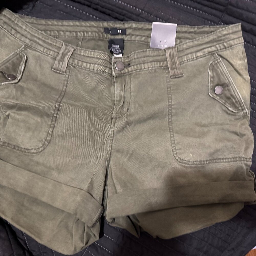 Torrid Army. Green Cargo Shorts NEW Size 18